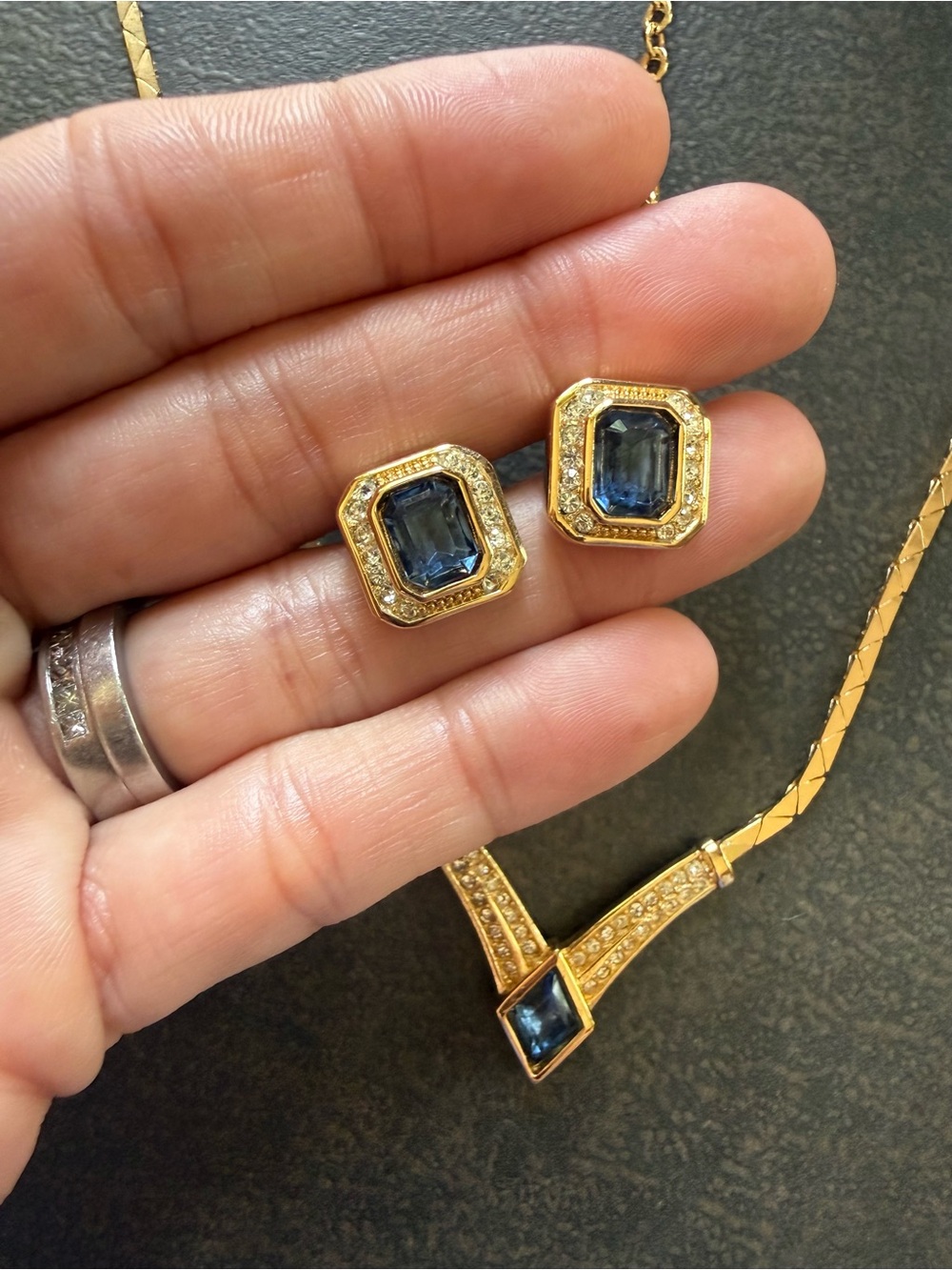 Christian Dior Gold-Tone Necklace & Earrings with Sapphire Blue Rhinestones 80’s - Picture 3 of 8
